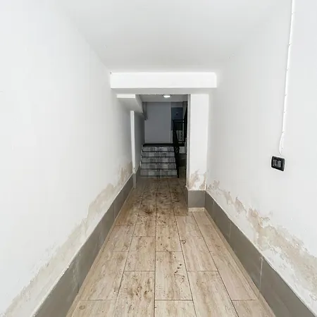 1 Bedroom 829 Apartment